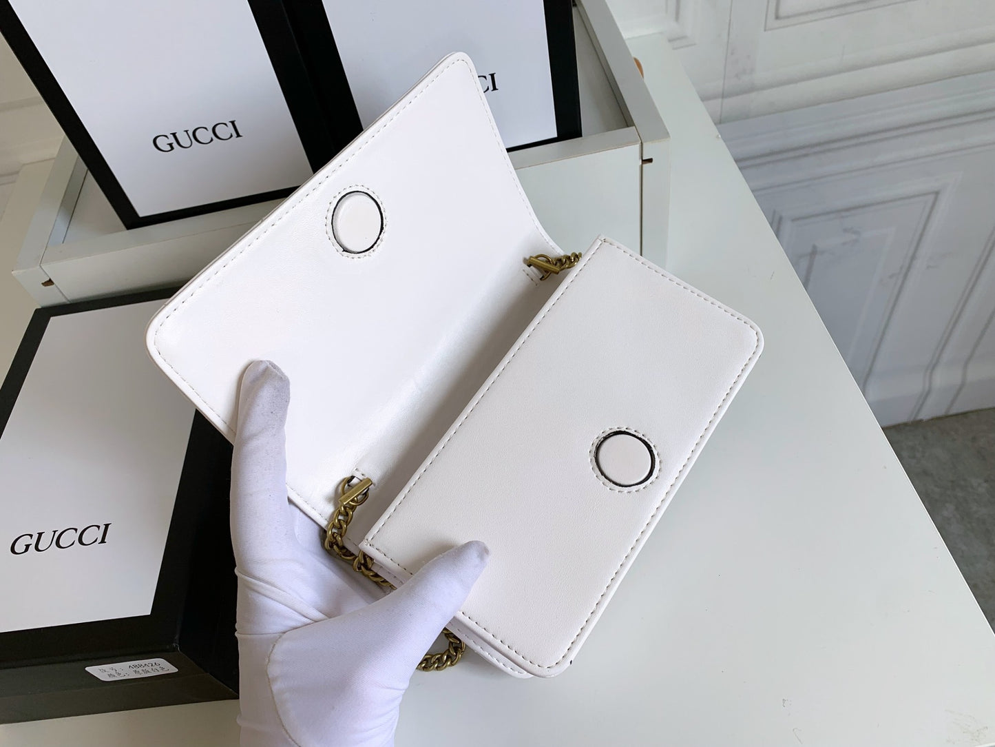Gucci "Calfskin Matelasse GG Marmont Mini Bag White"