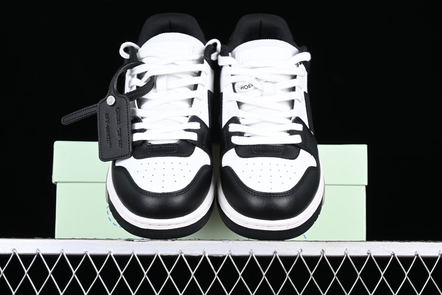 Out of office lace up „Black white"