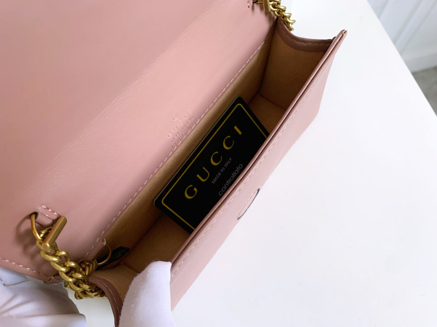 Gucci "Calfskin Matelasse GG Marmont Mini Bag Pink"