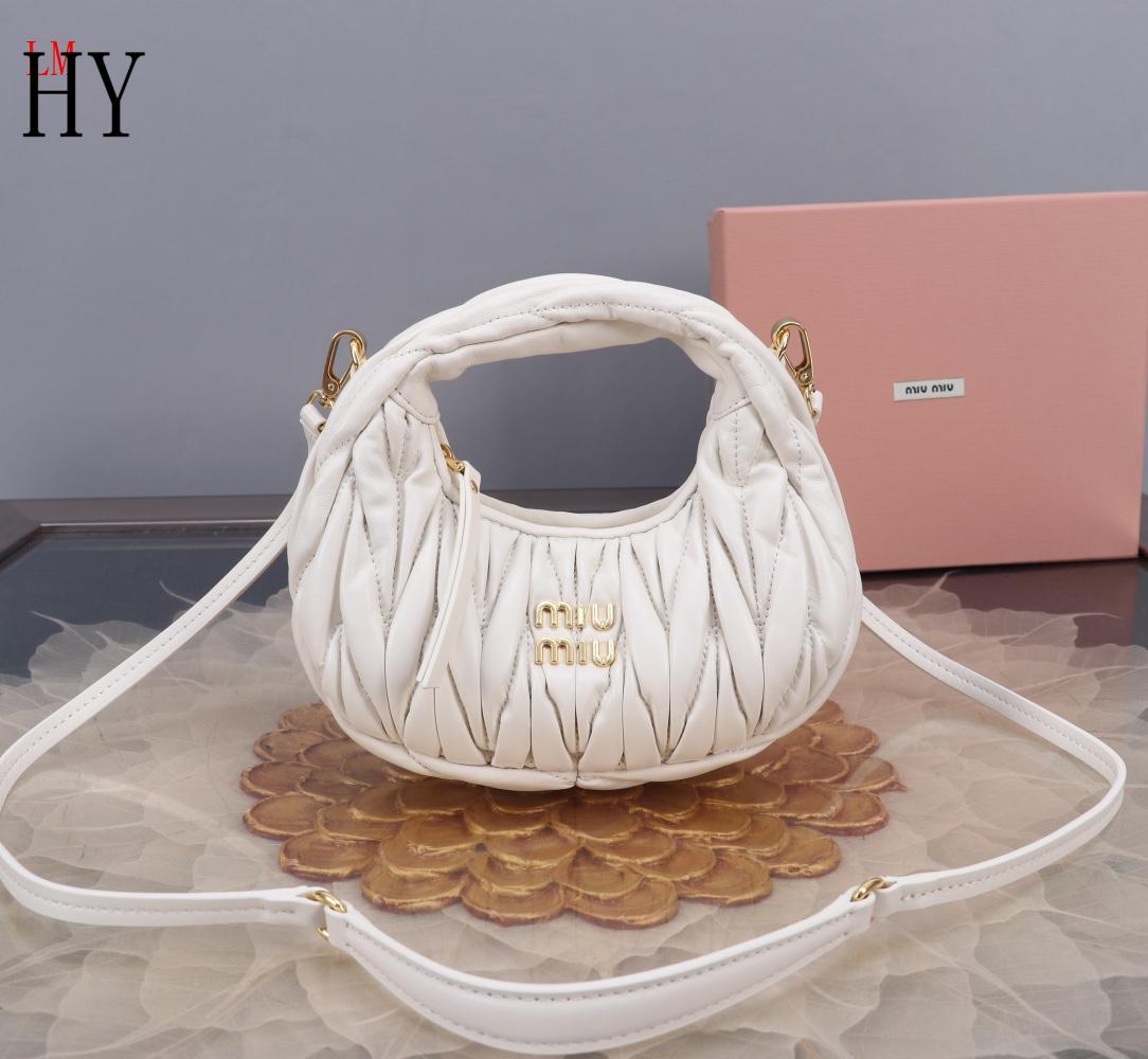 Miu Miu "White Wander matelassé leather shoulder bag"