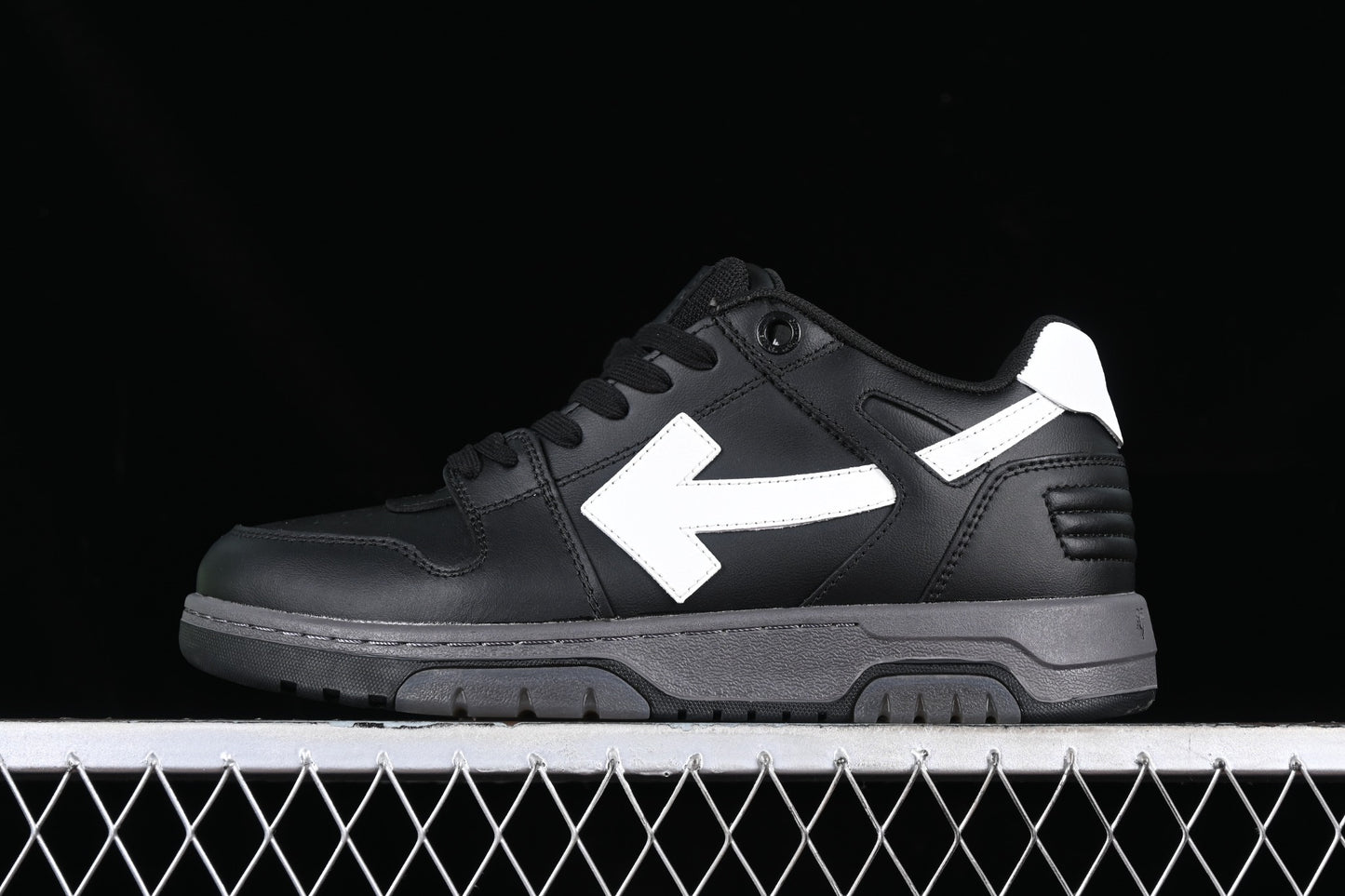 Out of office lace up „Black White"