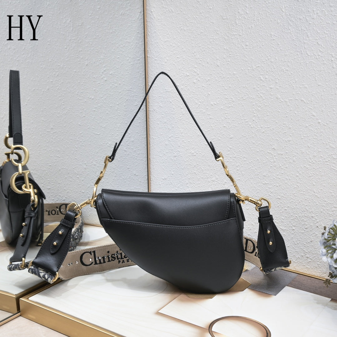 Dior "Saddle Bag Calfskin Mini Black"