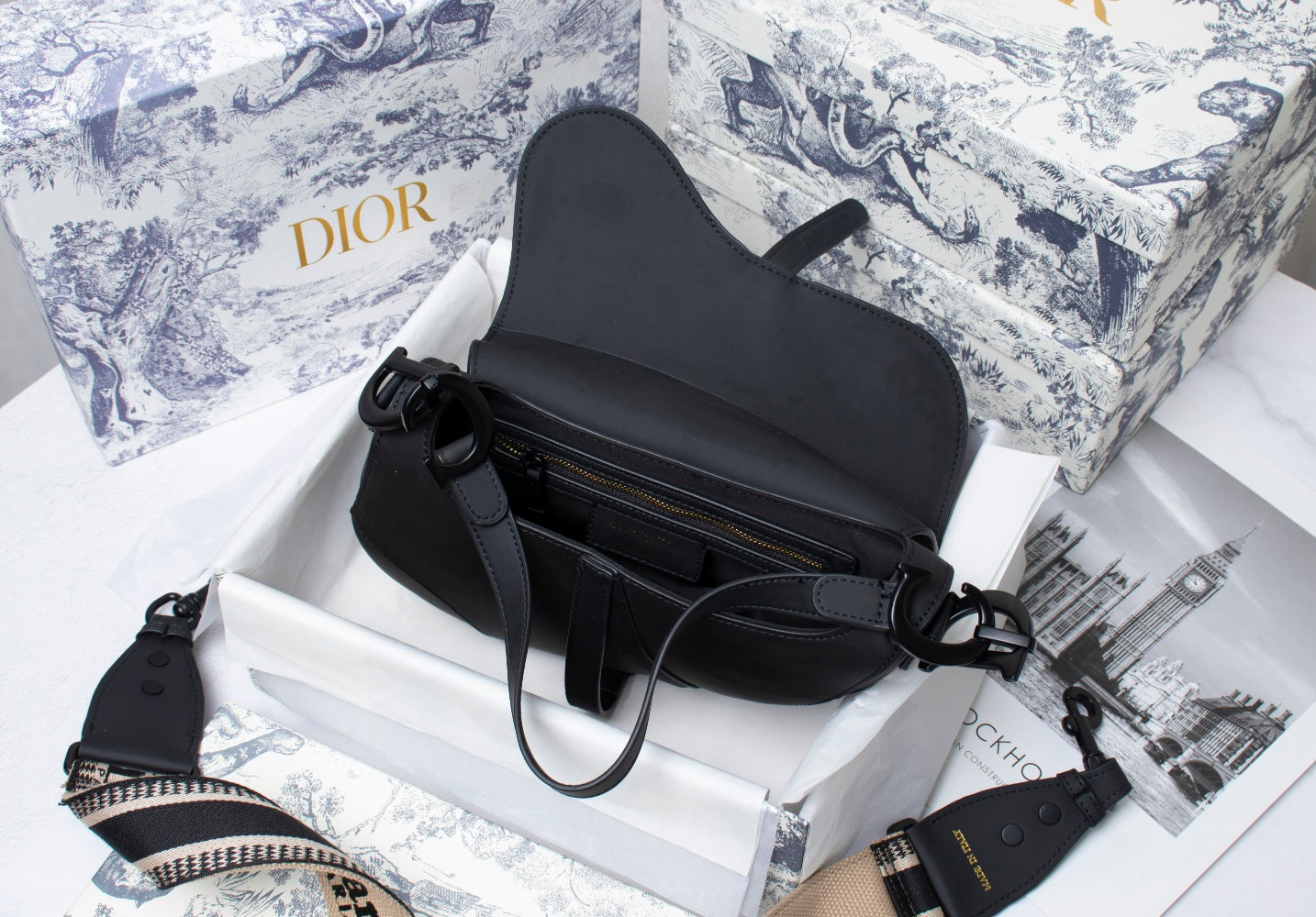 Dior "Ultra Matte Saddle Shoulder Bag Black"