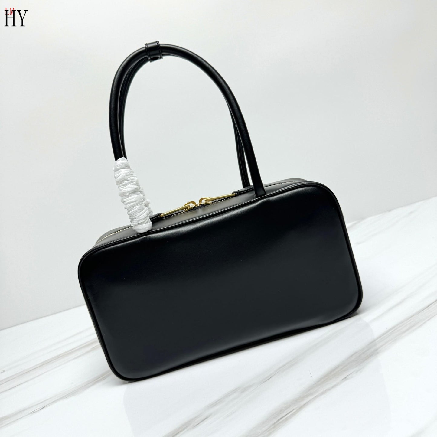 Miu Miu "Beau patent leather shoulder tote bag Black"