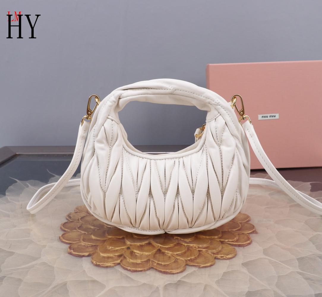 Miu Miu "White Wander matelassé leather shoulder bag"