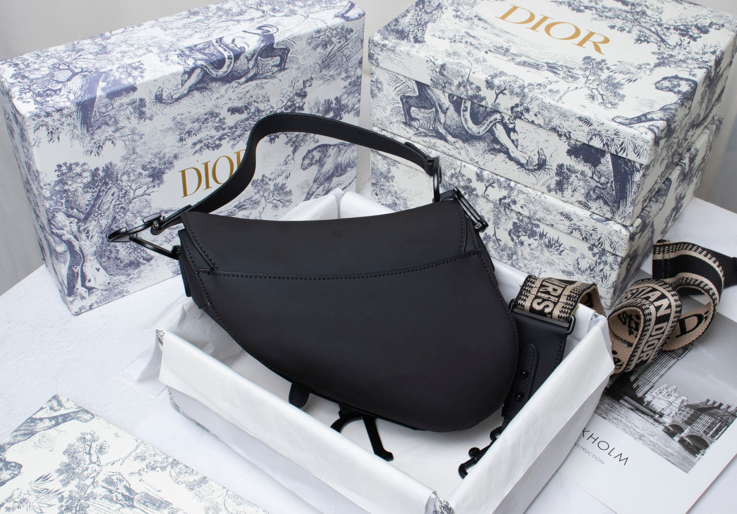 Dior "Ultra Matte Saddle Shoulder Bag Black"