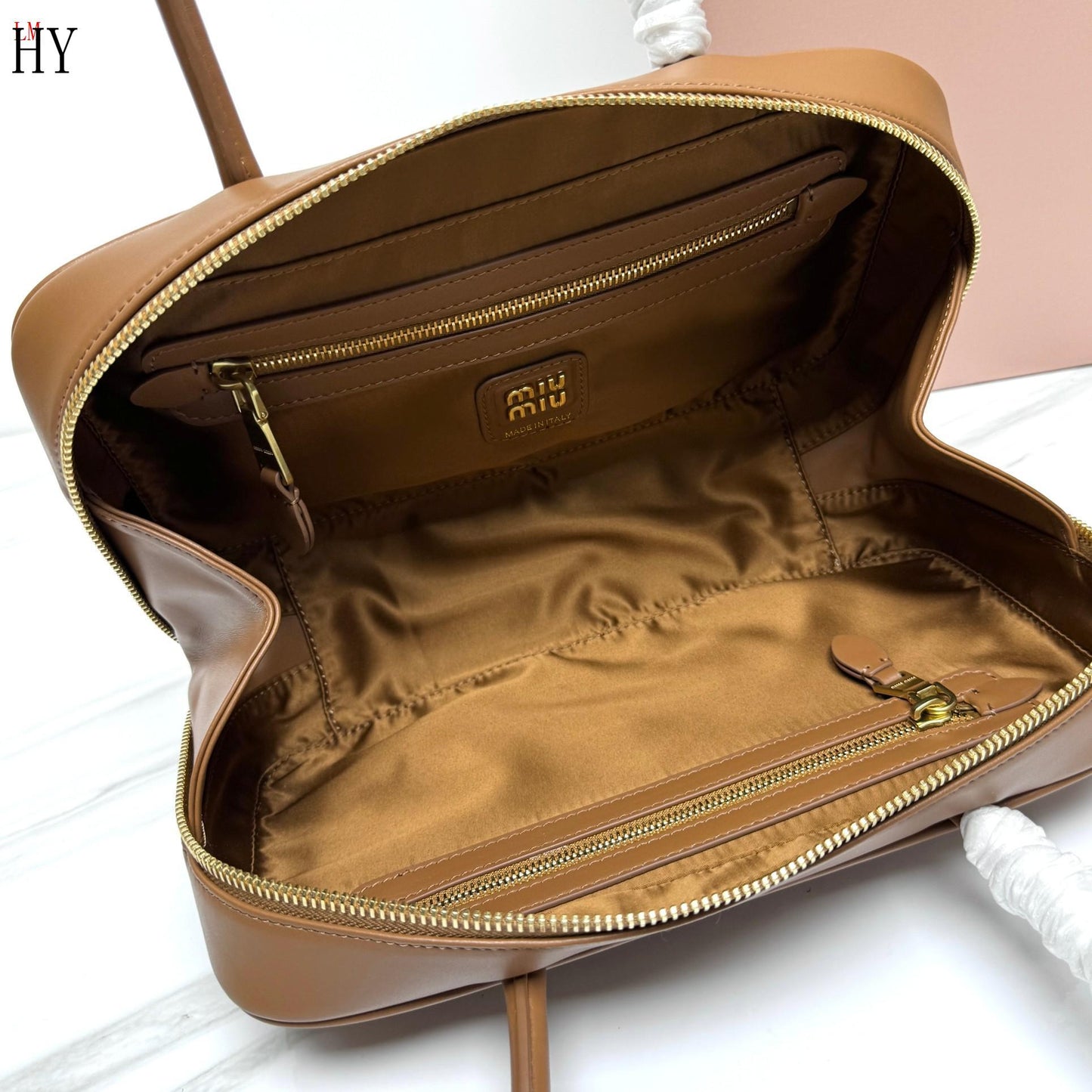 Miu Miu "Beau patent leather shoulder tote bag Black"