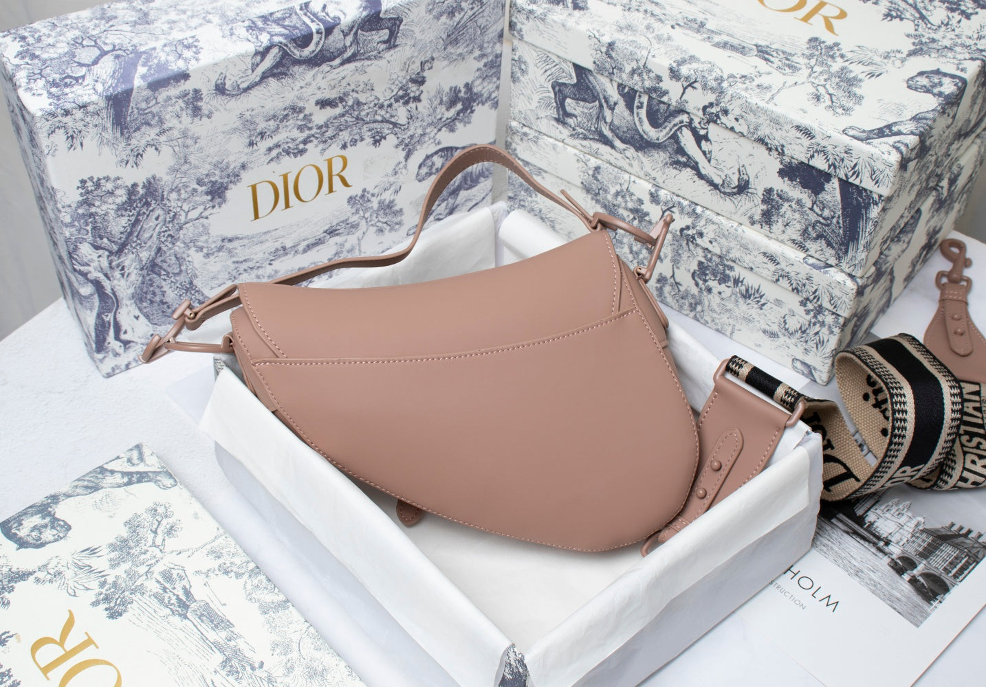 Dior "Ultra Matte Saddle Shoulder Bag Beige"