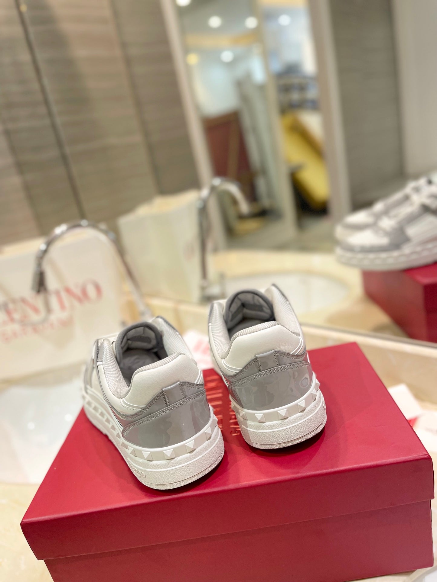 Valentino Garavani „Freedots low-top White and Grey"
