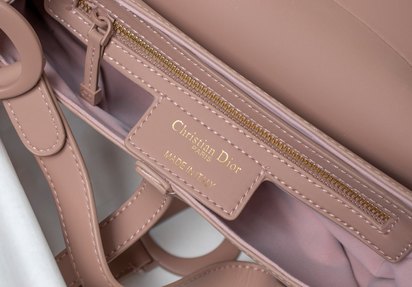 Dior "Ultra Matte Saddle Shoulder Bag Beige"