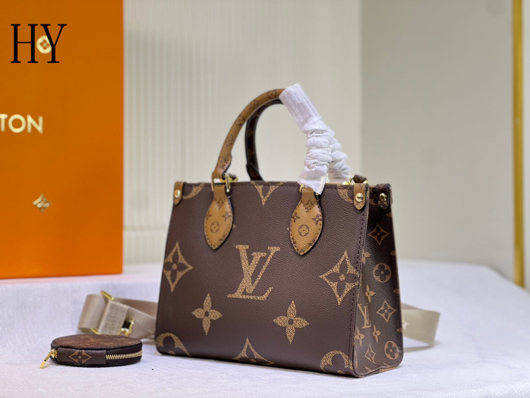 Louis Vuitton "Monogram Giant on the go"
