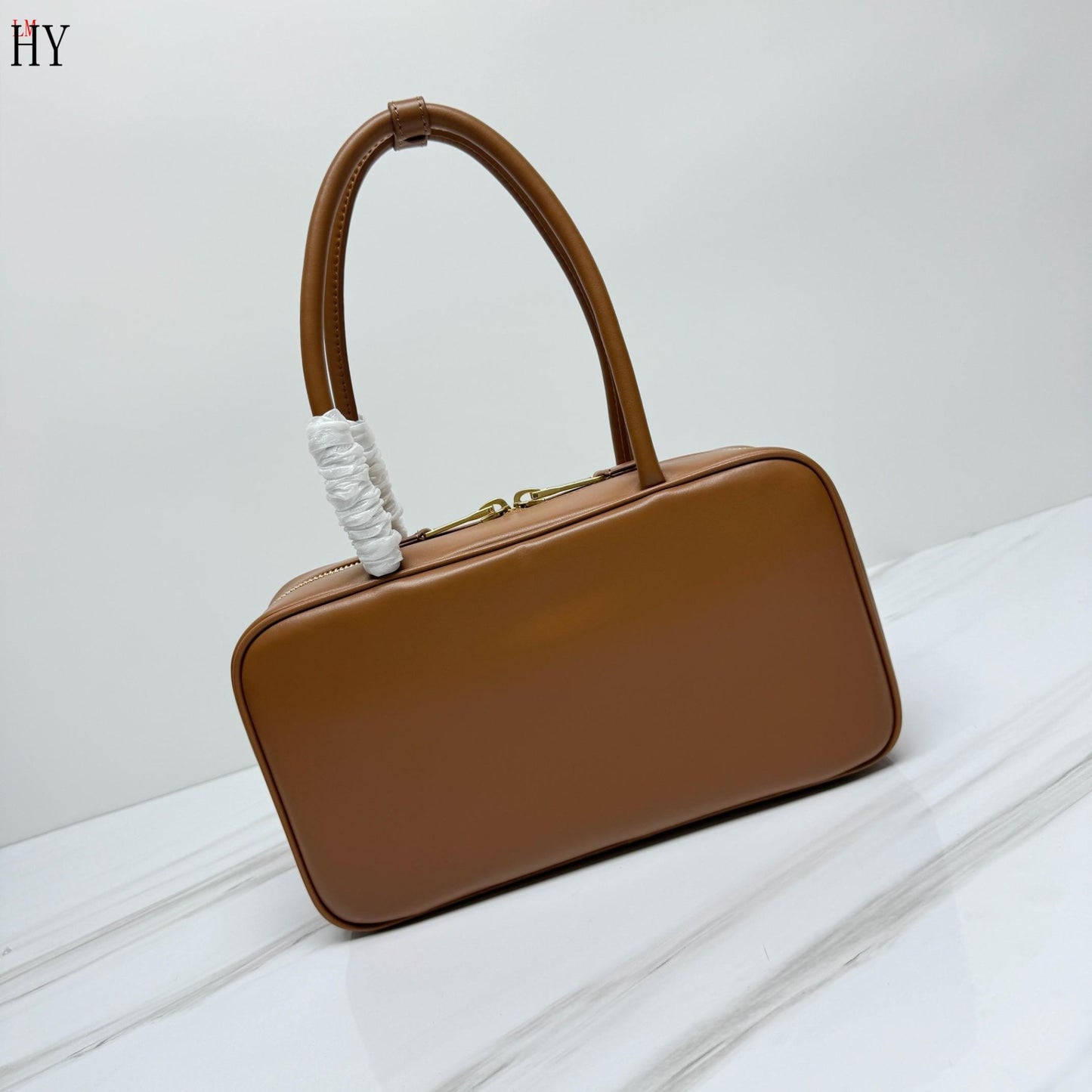 Miu Miu "Beau patent leather shoulder tote bag Black"