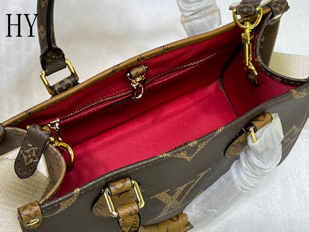 Louis Vuitton "Monogram Giant on the go"
