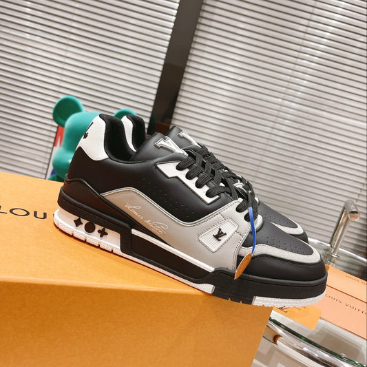 Louis Vuitton Trainer "Black Grey White"