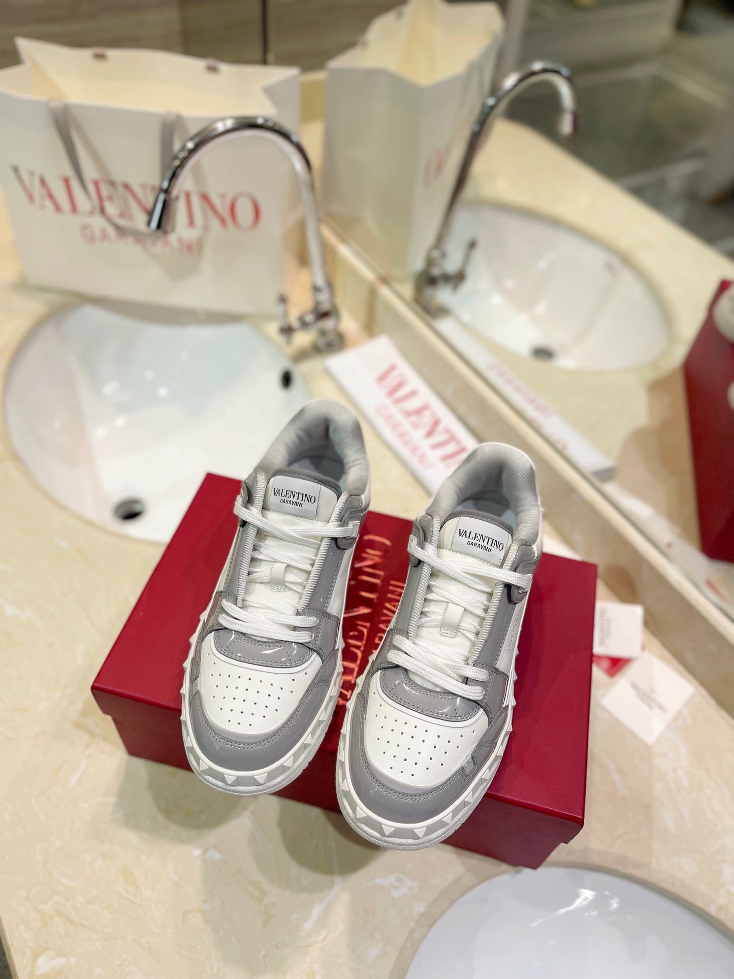 Valentino Garavani „Freedots low-top White and Grey"