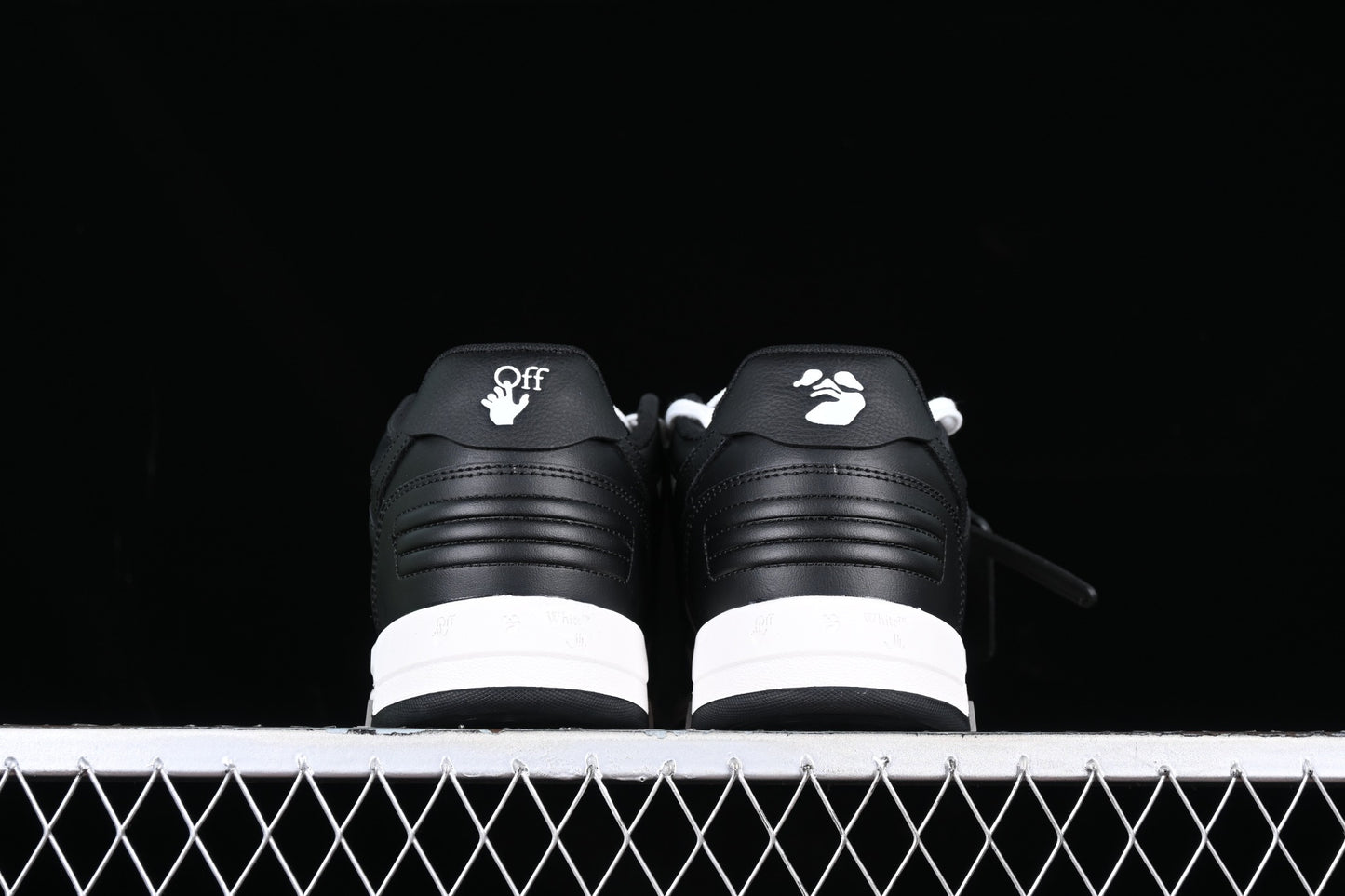 Out of office lace up „Black white"