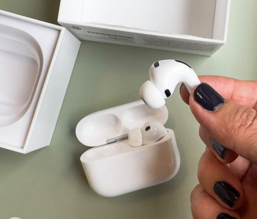 Apple Airpods  Pro 3 Wireless Earbuds