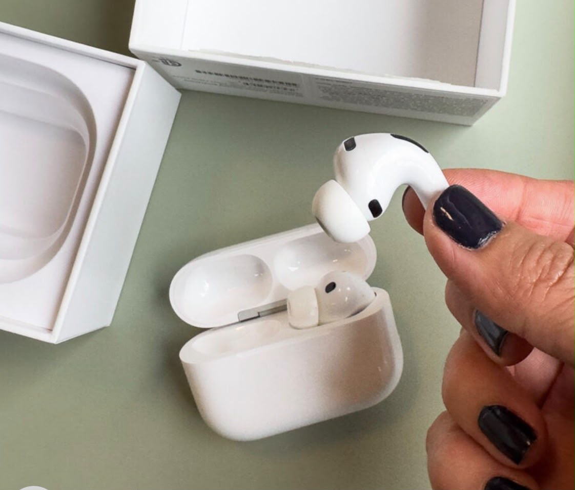 Apple Airpods  Pro 3 Wireless Earbuds