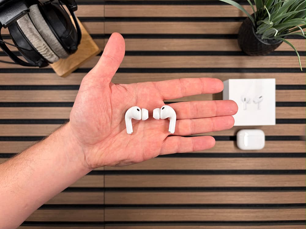Apple Airpods  Pro 3 Wireless Earbuds