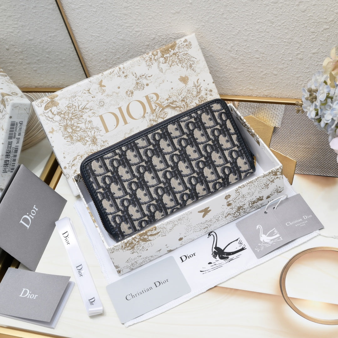 Dior "Montaigne Voyageur Long Wallet Blue Oblique Jacquard"