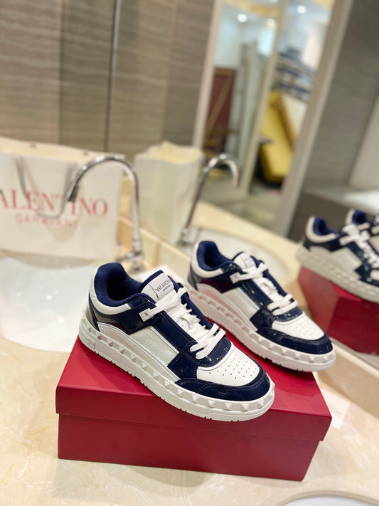 Valentino Garavani „Freedots Leather Navy Blue"